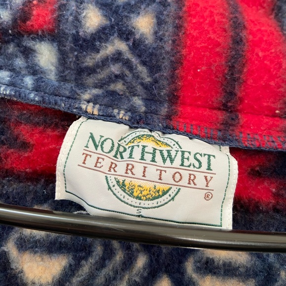 SOLD: Vintage Oversized 3/4 Zip Fleece - Picture 5 of 7